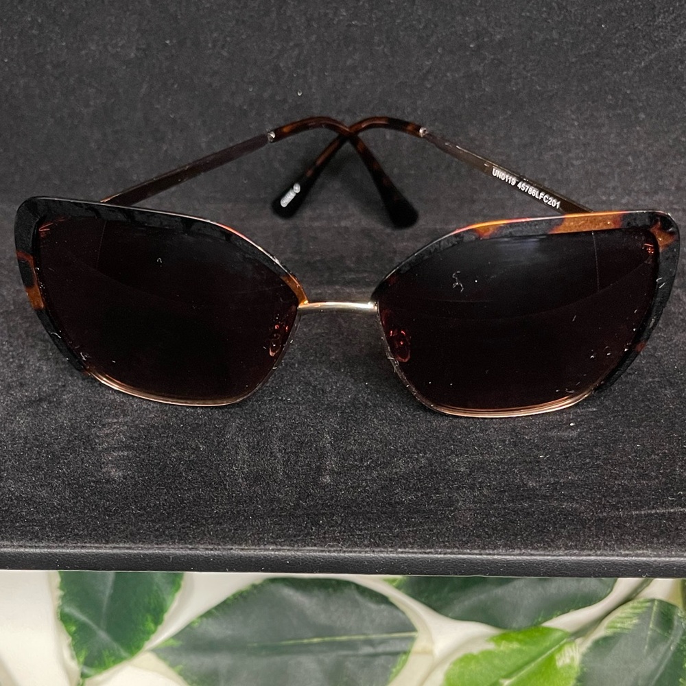 FGX International Women’s Cat-Eye Sunglasses
